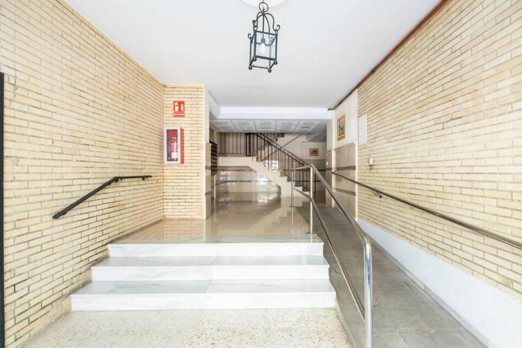 Apartamento Amplio Con 4 Habitaciones Y 2 Banos - Great Apartment With 4 Rooms - 2 Baths Sevilla Exterior foto