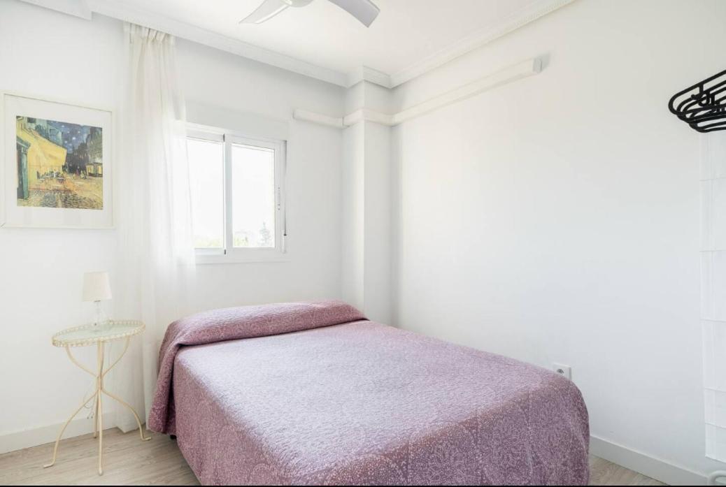 Apartamento Amplio Con 4 Habitaciones Y 2 Banos - Great Apartment With 4 Rooms - 2 Baths Sevilla Exterior foto