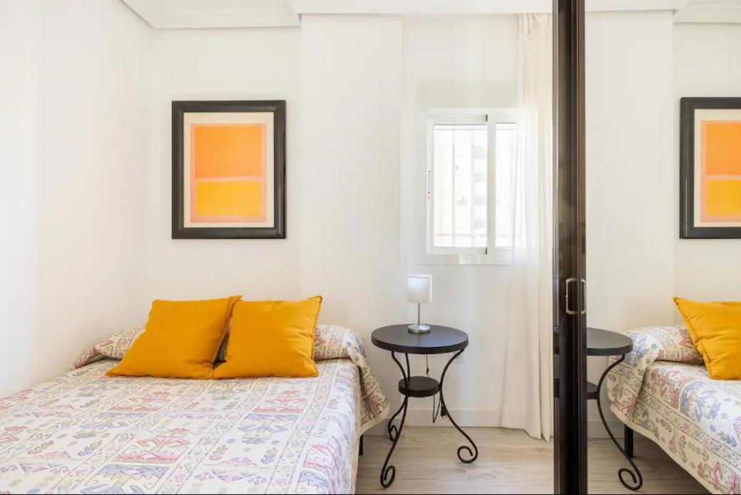 Apartamento Amplio Con 4 Habitaciones Y 2 Banos - Great Apartment With 4 Rooms - 2 Baths Sevilla Exterior foto
