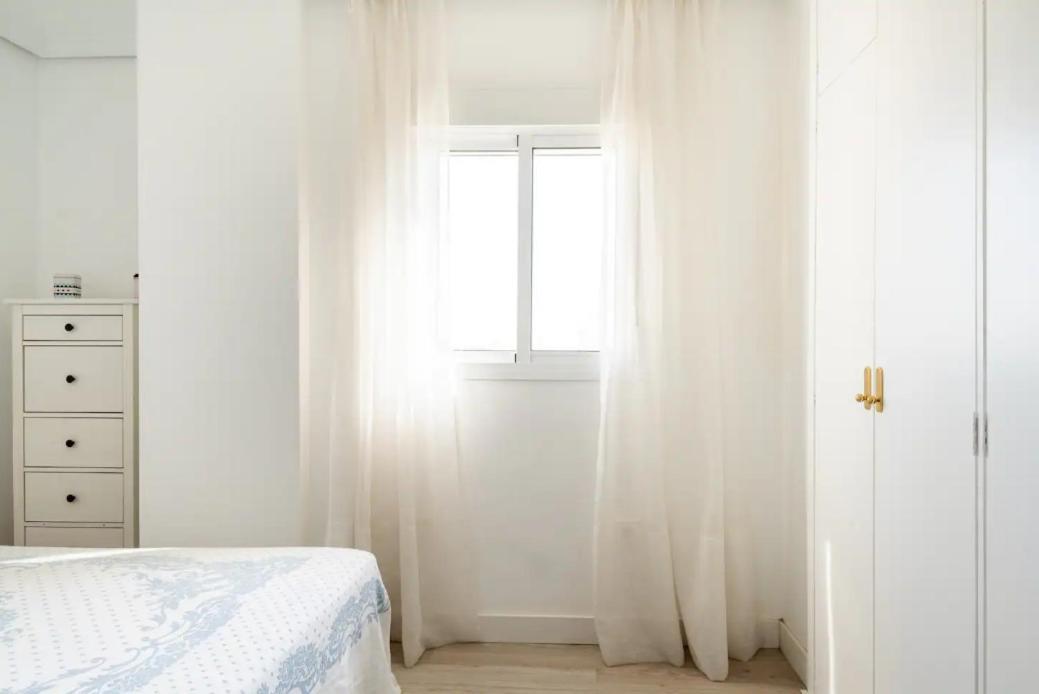 Apartamento Amplio Con 4 Habitaciones Y 2 Banos - Great Apartment With 4 Rooms - 2 Baths Sevilla Exterior foto