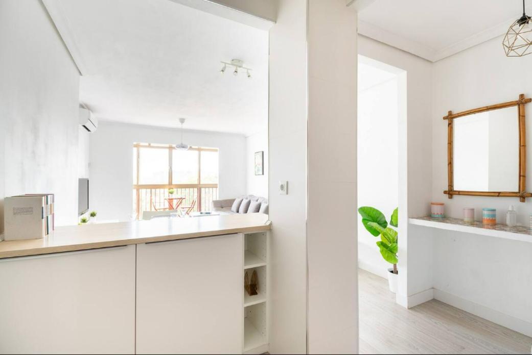 Apartamento Amplio Con 4 Habitaciones Y 2 Banos - Great Apartment With 4 Rooms - 2 Baths Sevilla Exterior foto
